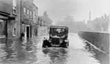 Hargraves Taxi in Bolebridge Street floods, Tamworth