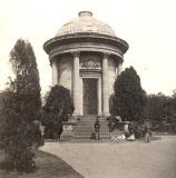Leamington Spa.  Jephson monument